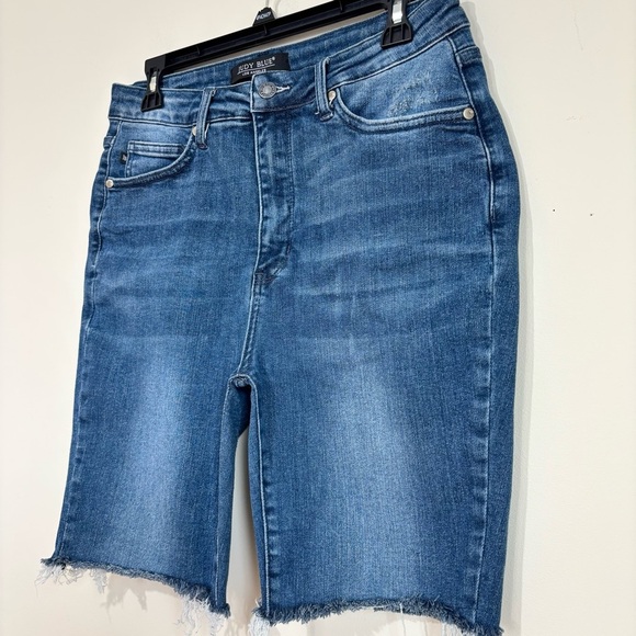 Judy Blue Y2K High Waist Raw Hem Bermuda Denim Blue Jean Shorts women's 11/30 - Picture 4 of 14